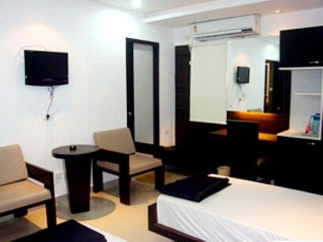 Hiland Inn Calcutta Extérieur photo