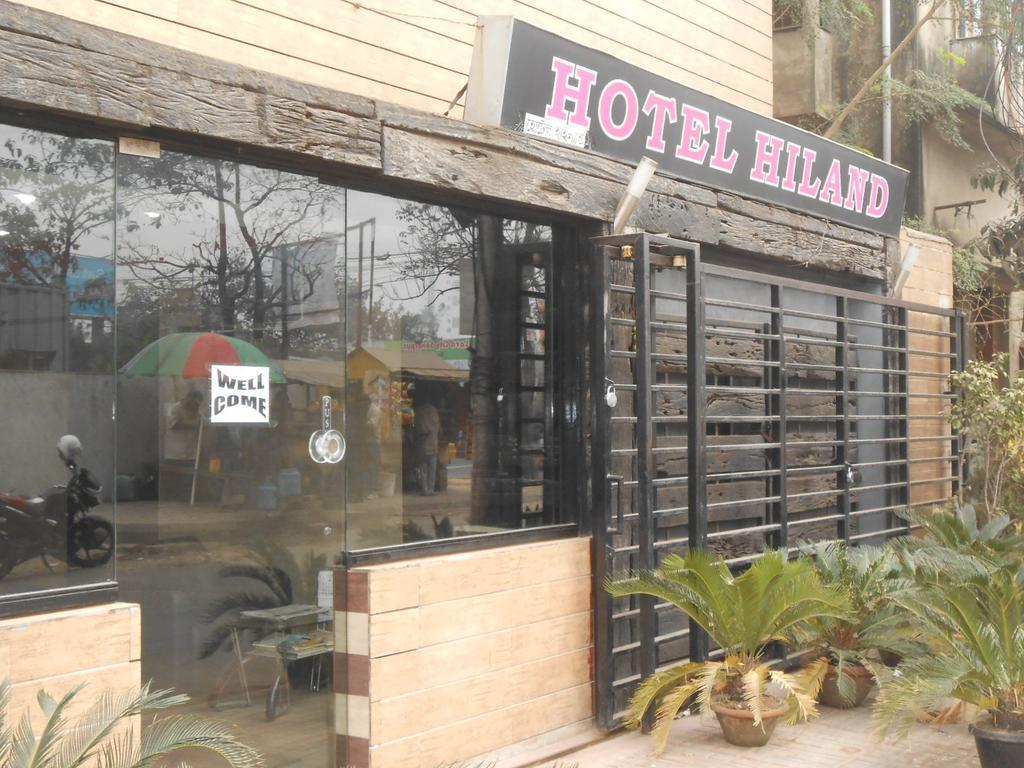 Hiland Inn Calcutta Extérieur photo