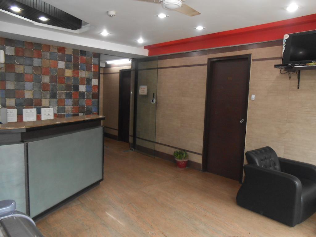 Hiland Inn Calcutta Extérieur photo