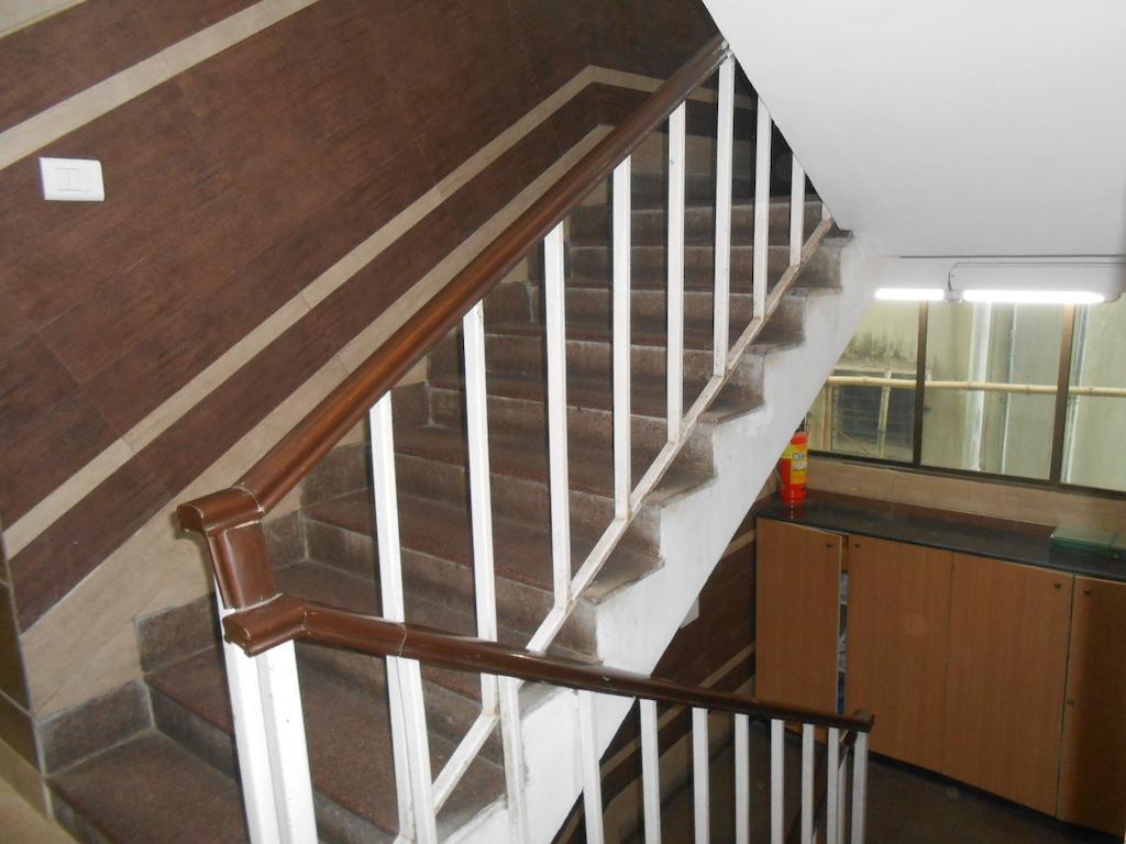 Hiland Inn Calcutta Extérieur photo